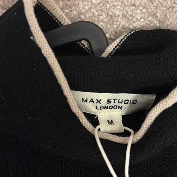 Max Studio London Elegant Black Sweater Sz Medium - Picture 3 of 12